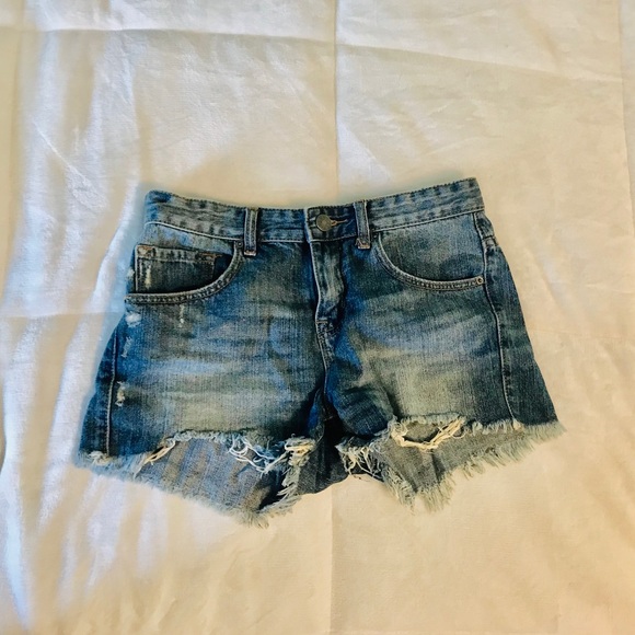 Urban Outfitters BDG mid rise jean shorts 🟣 - Picture 3 of 8